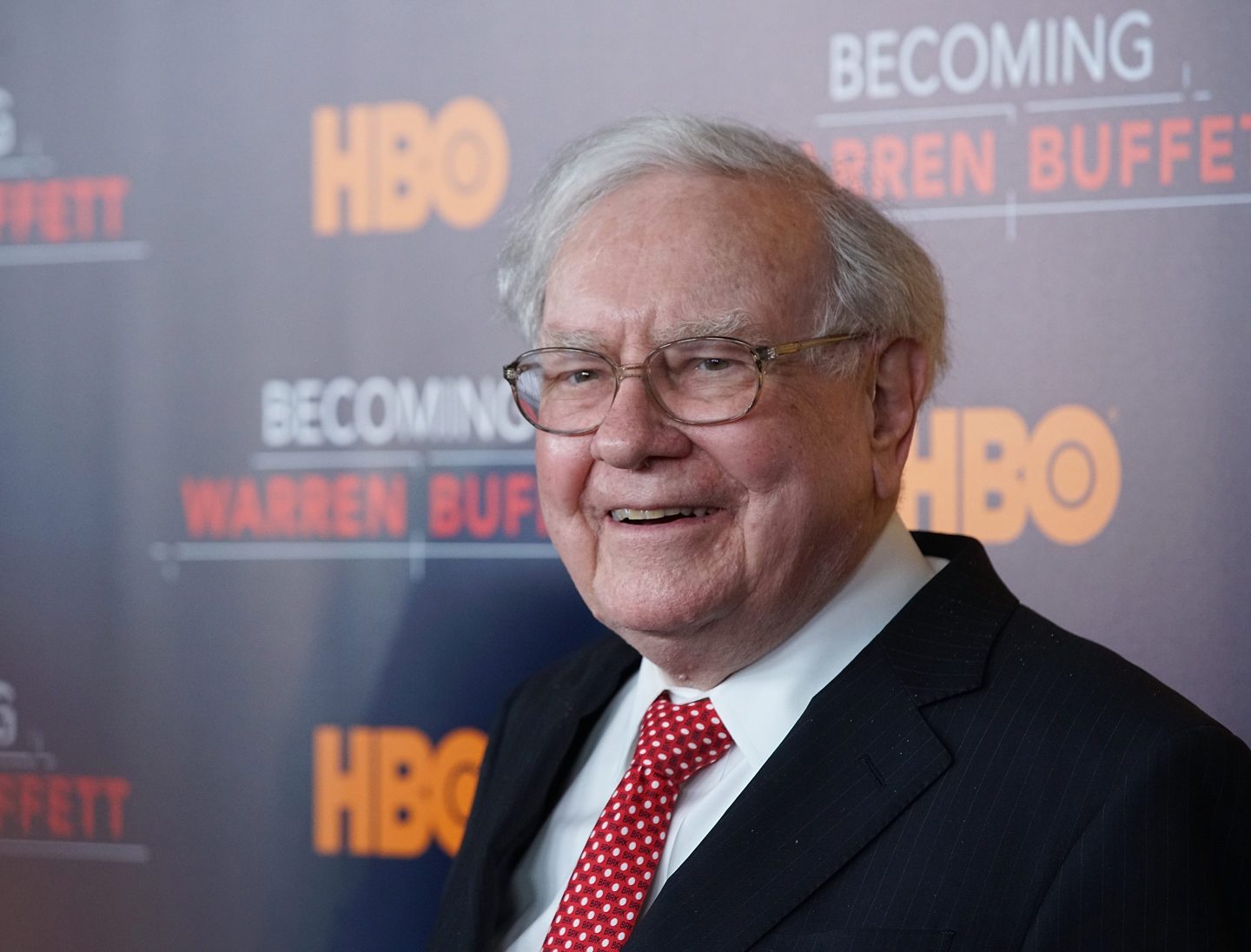 NEW YORK, NY - JANUARY 19: Warren Buffett attends "Becoming Warren Buffett" World premiere at The Museum of Modern Art on January 19, 2017 in New York City. (Photo by Bennett Raglin/WireImage)